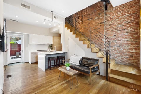 Condo For Sale - 18 W Thirteenth Street #5<br/> Cincinnati, OH 45202