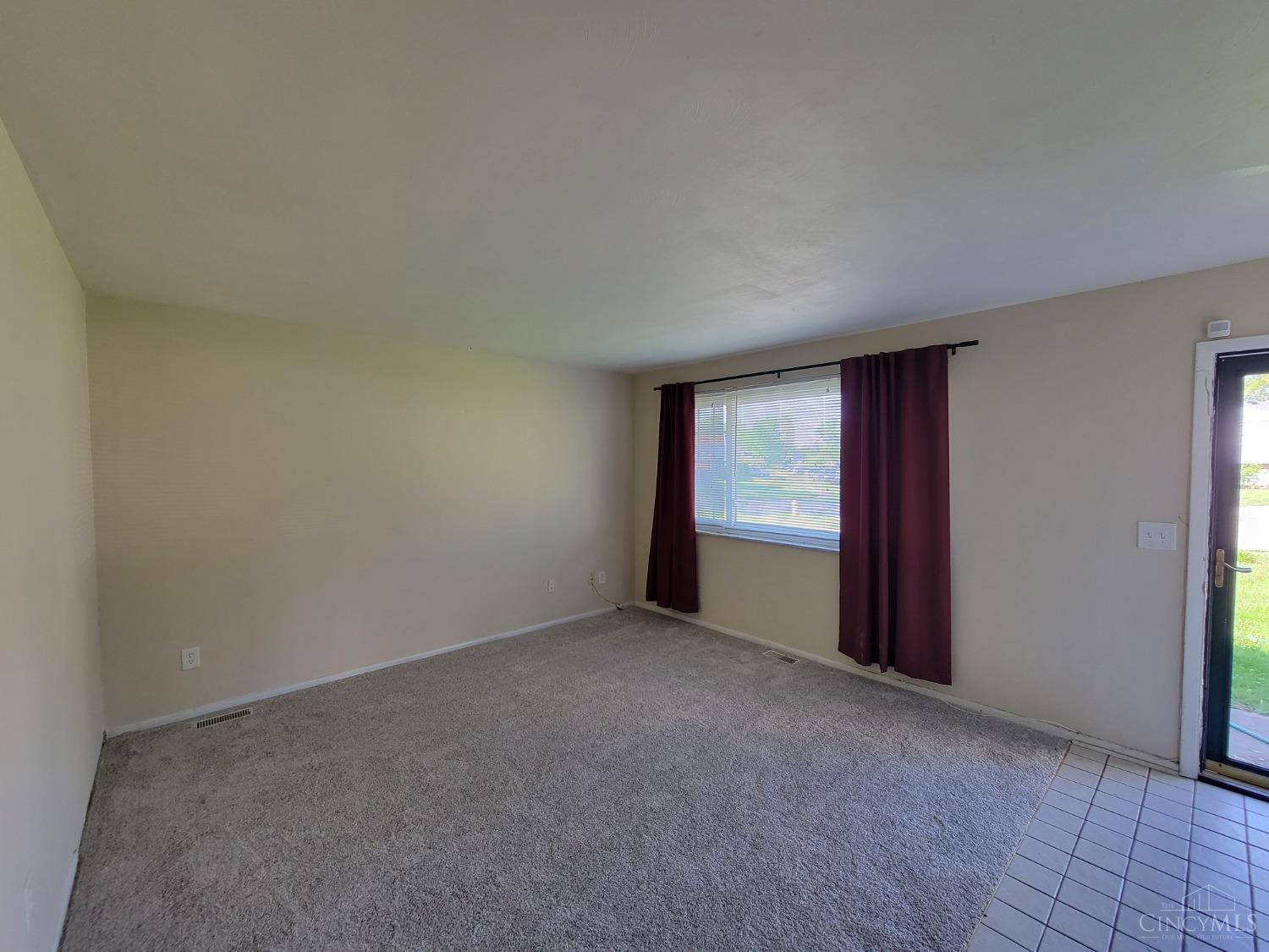 6705 Grange Court, Colerain Twp, Ohio image 2