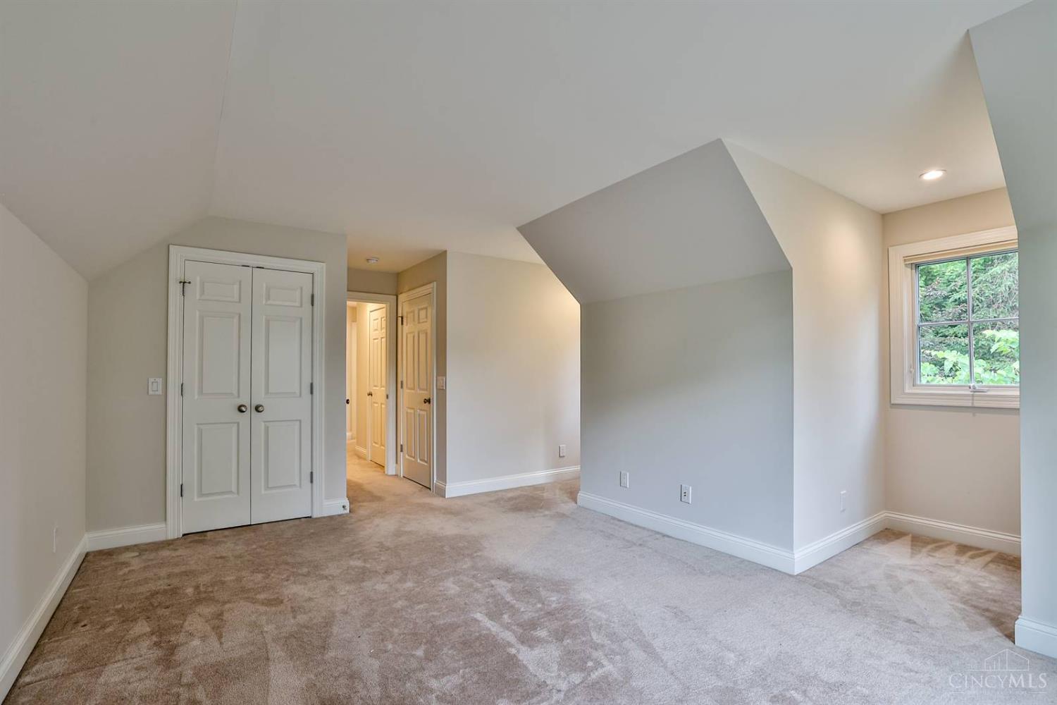 680 Spring Hill Lane, Cincinnati, Ohio image 35