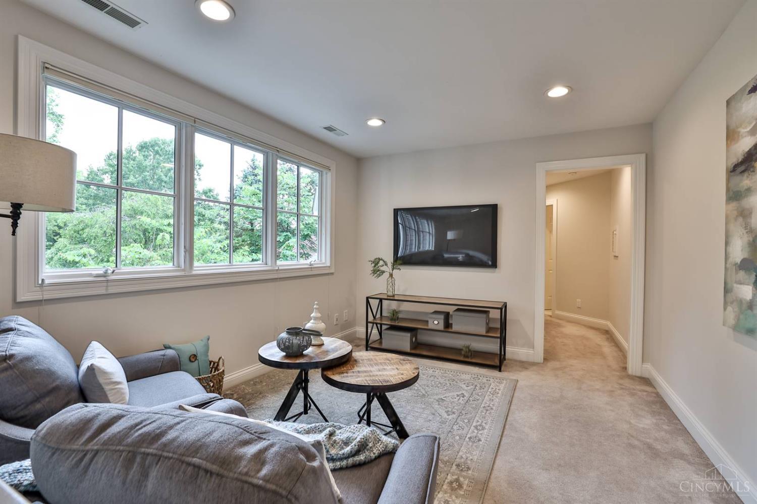 680 Spring Hill Lane, Cincinnati, Ohio image 11