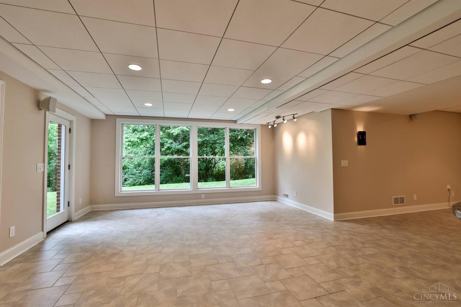 680 Spring Hill Lane, Cincinnati, Ohio image 45