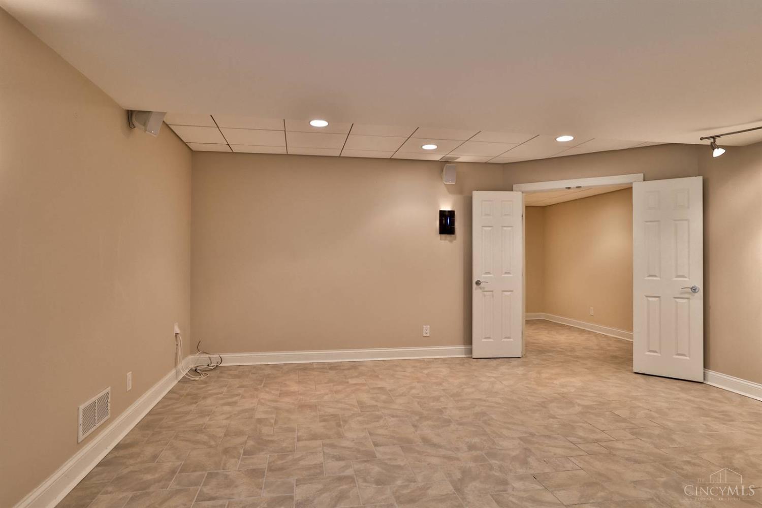 680 Spring Hill Lane, Cincinnati, Ohio image 42