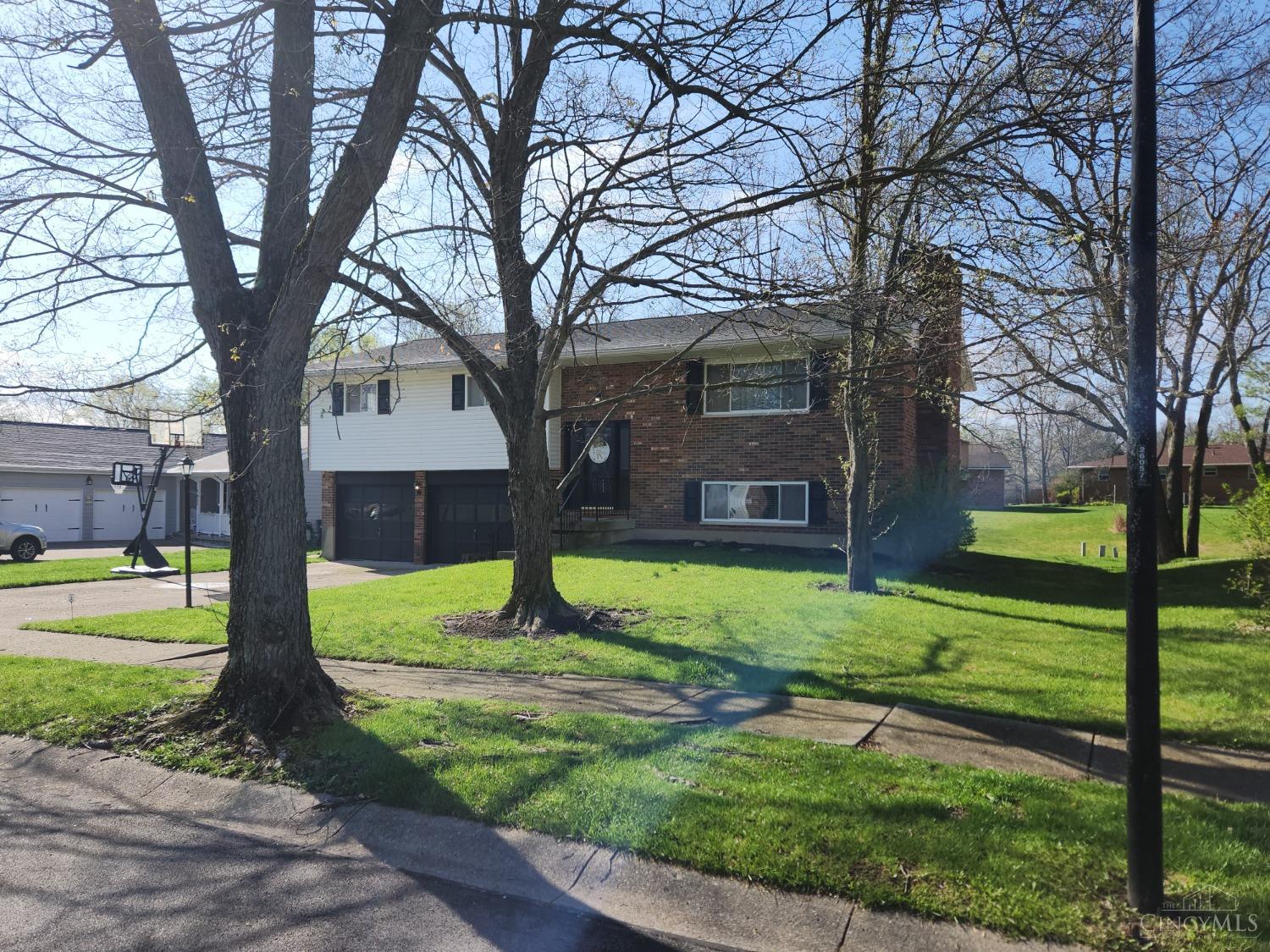 215 Lindell Drive, Germantown, Ohio image 1
