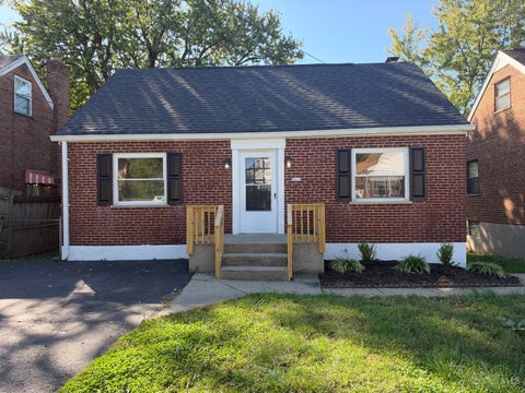 Photo of 5223 Parkview Avenue, Green Township, OH 45238 (MLS # 1897235)