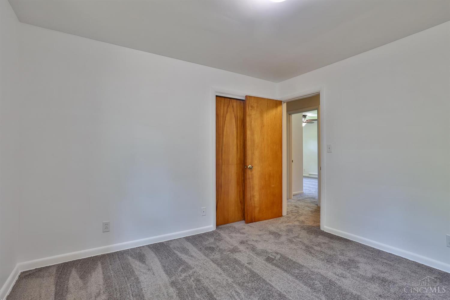 8667 Woodview Drive, Springfield Twp., Ohio image 23