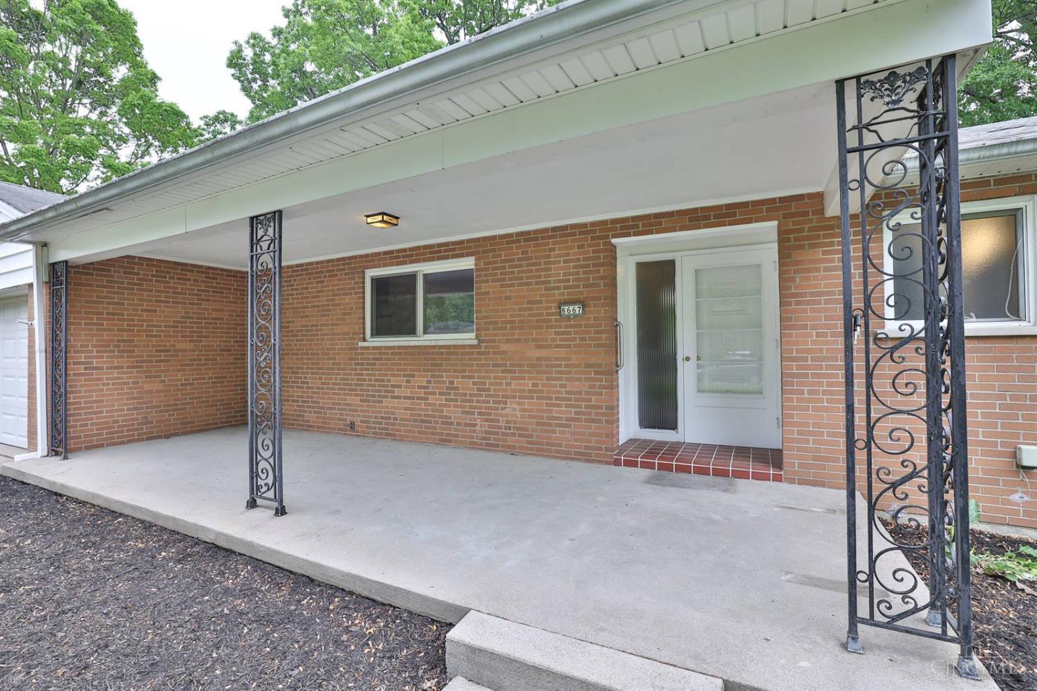 8667 Woodview Drive, Springfield Twp., Ohio image 3