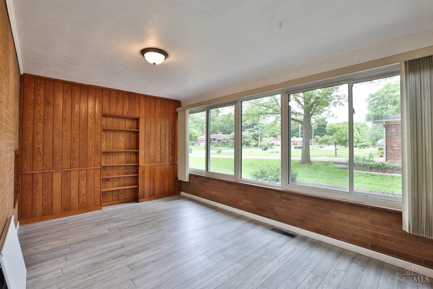 8667 Woodview Drive, Springfield Twp., Ohio image 34