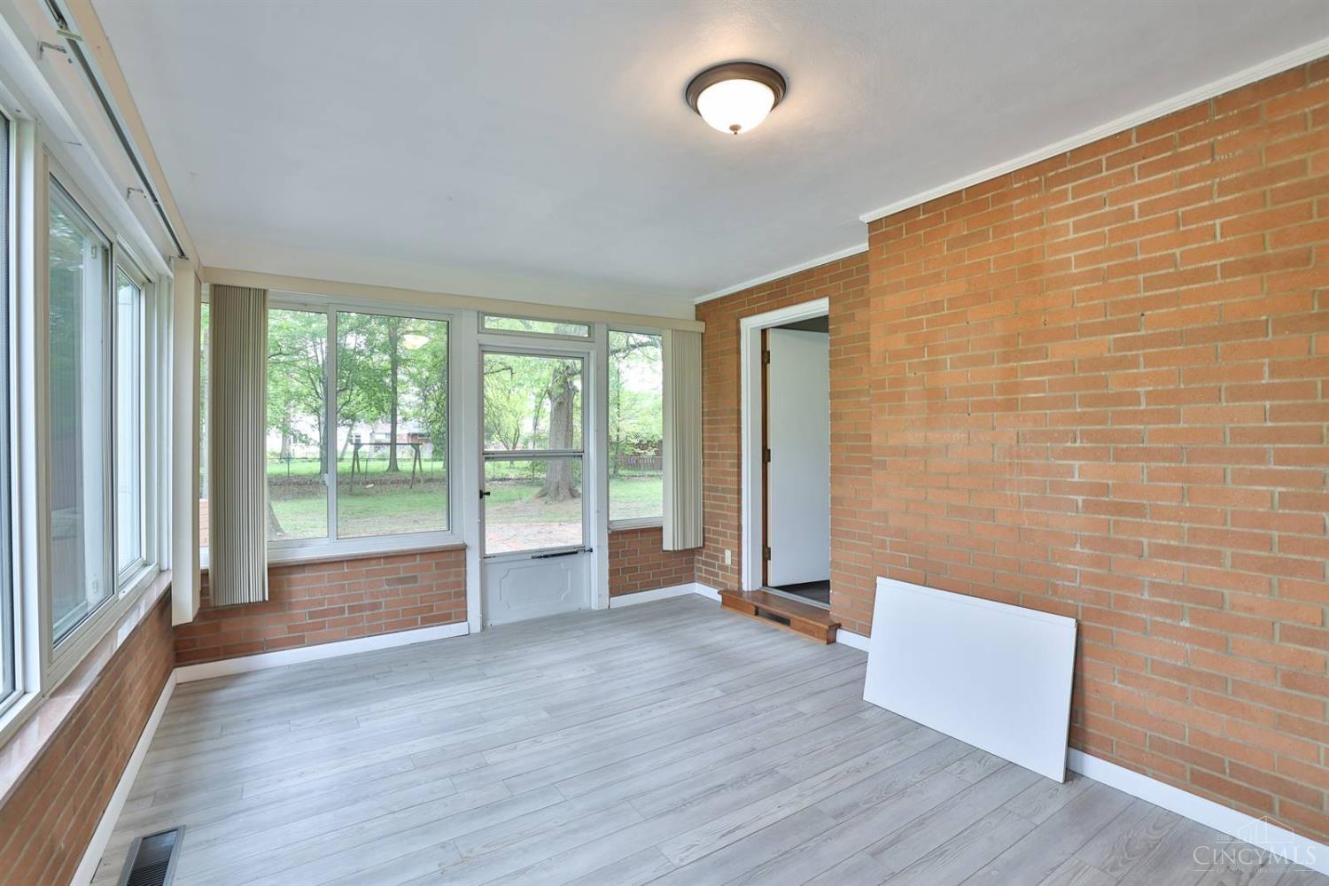 8667 Woodview Drive, Springfield Twp., Ohio image 35