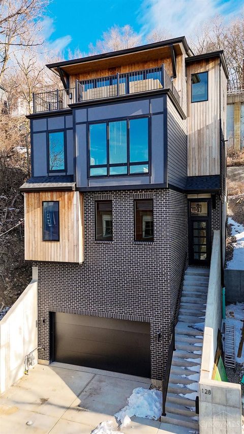 Photo of 128 Goethe Street, Cincinnati, OH 45202 (MLS # 1855953)