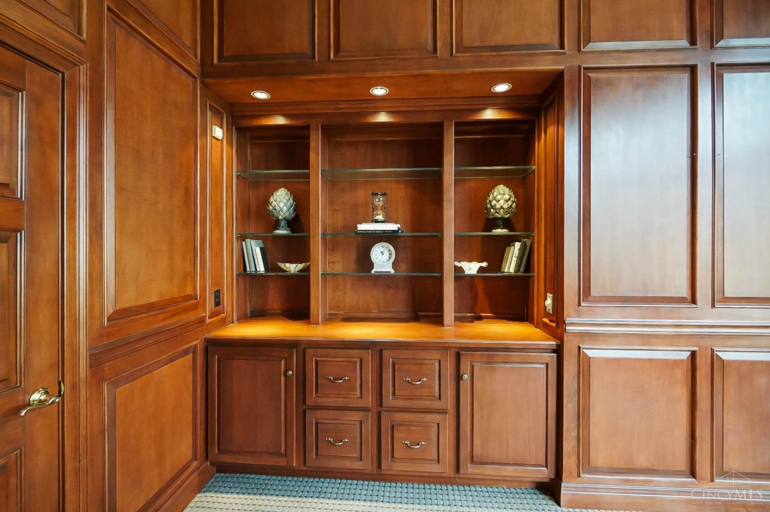 5083 Rollman Estates Drive, Amberley, Ohio image 25