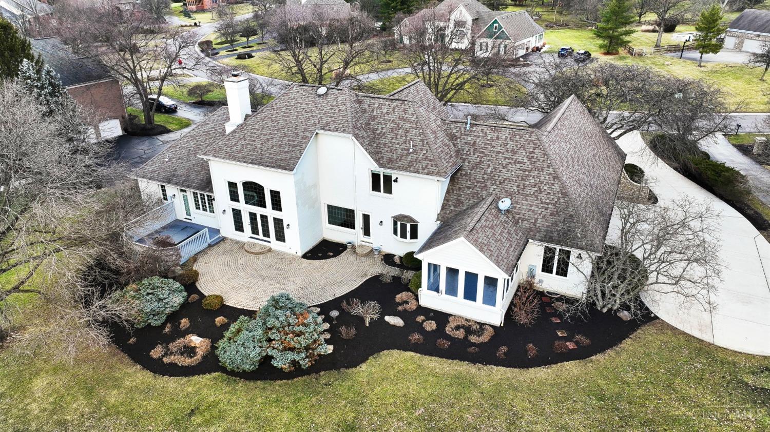 5083 Rollman Estates Drive, Amberley, Ohio image 3