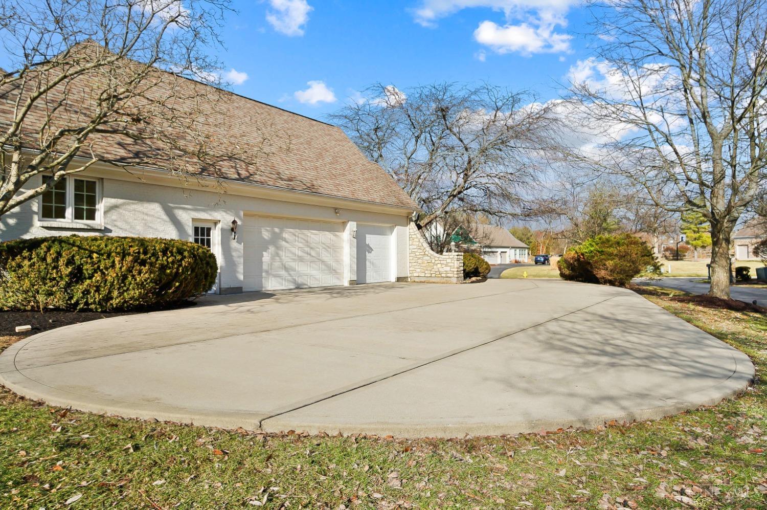 5083 Rollman Estates Drive, Amberley, Ohio image 49