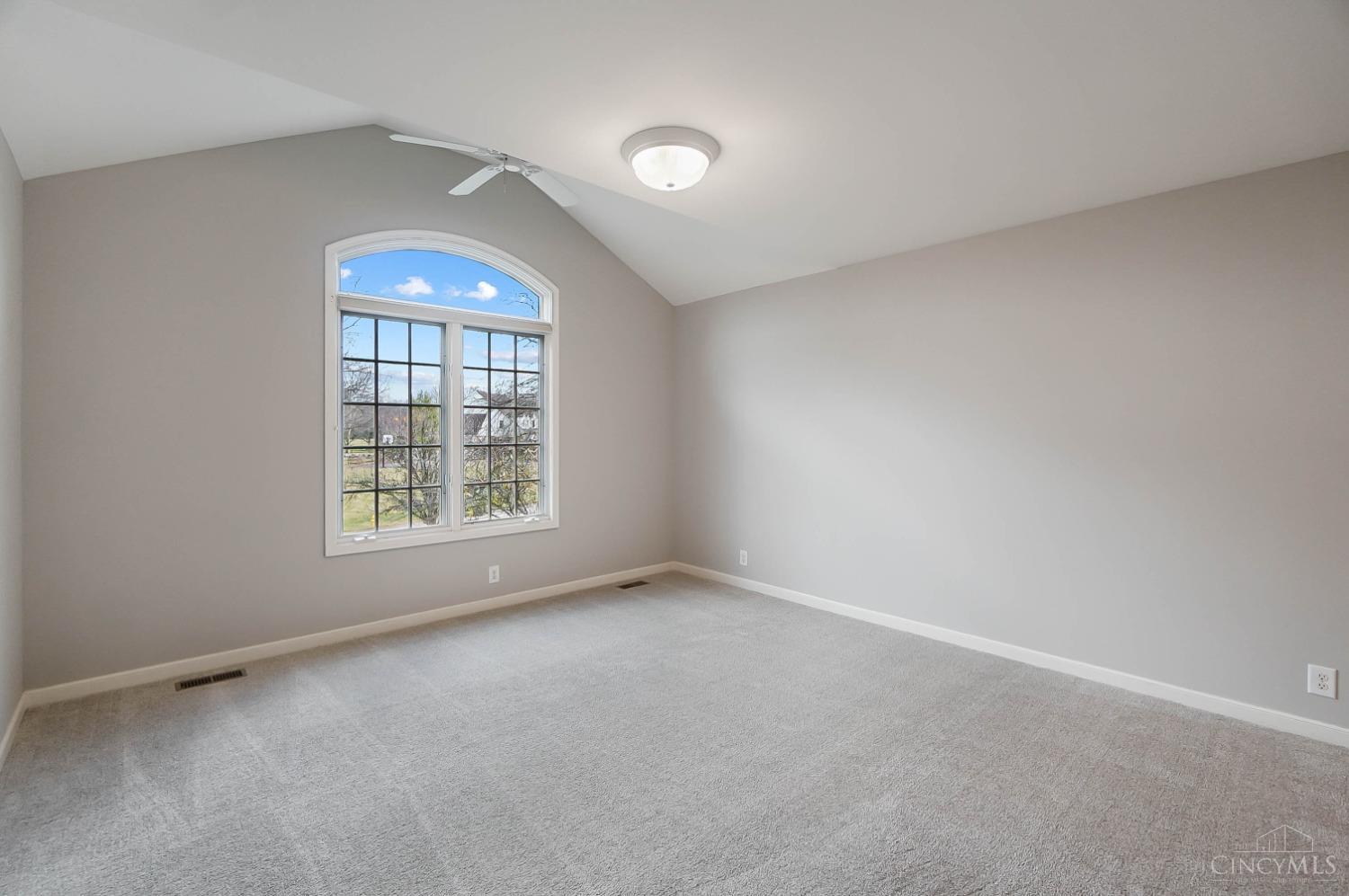 5083 Rollman Estates Drive, Amberley, Ohio image 35