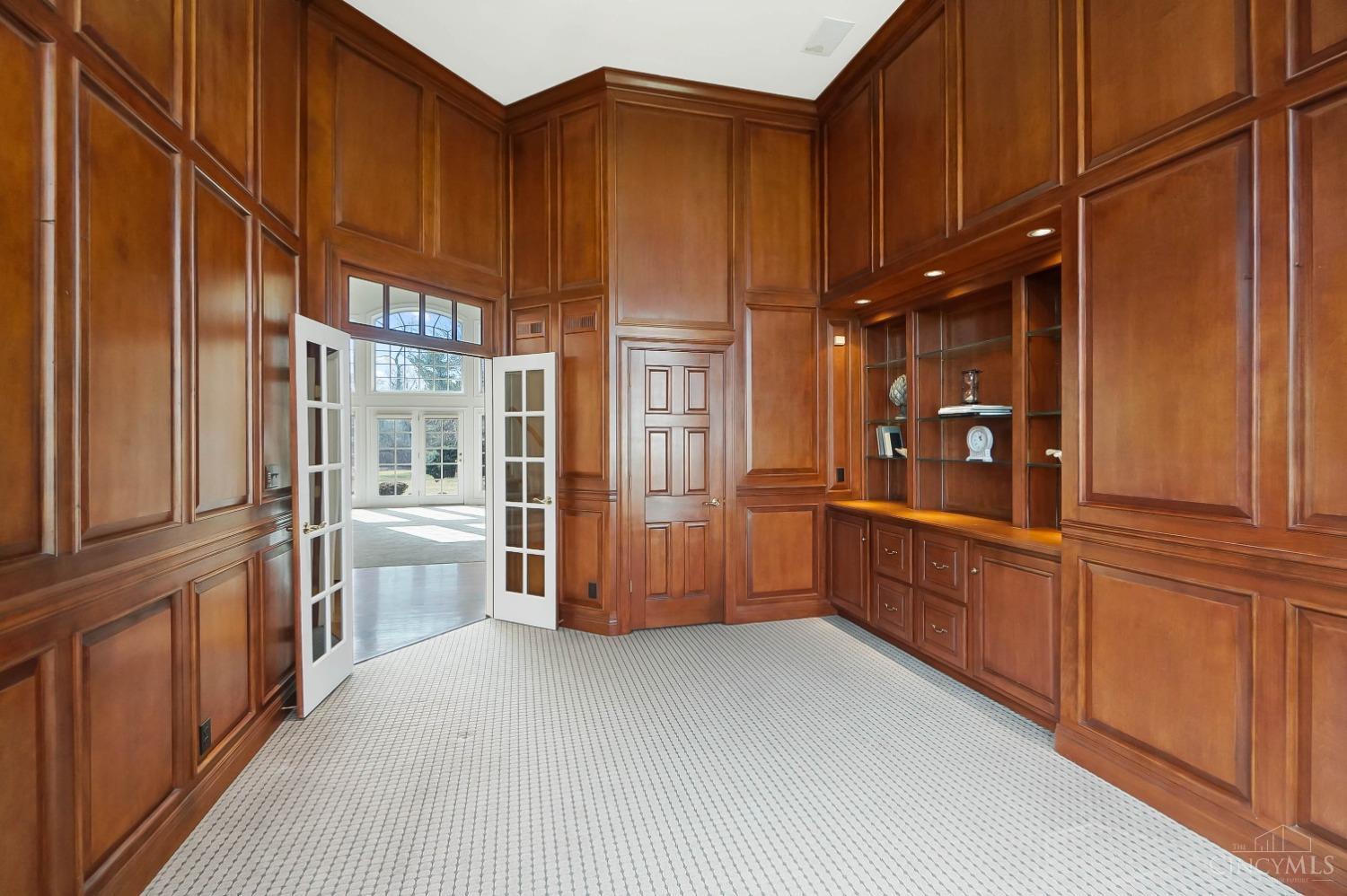 5083 Rollman Estates Drive, Amberley, Ohio image 24