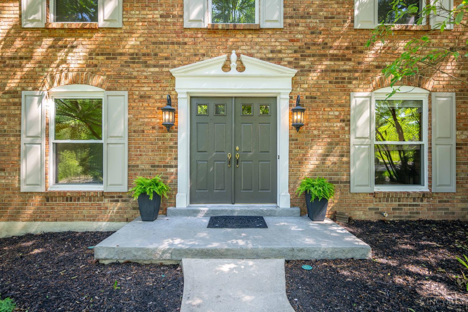 8721 Tanagerwoods Drive, Montgomery, Ohio image 2