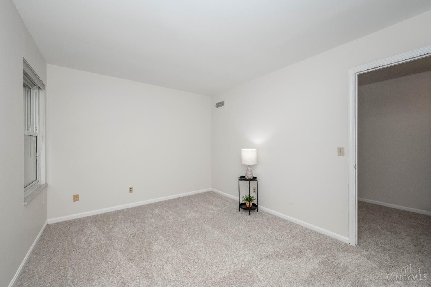 8721 Tanagerwoods Drive, Montgomery, Ohio image 38