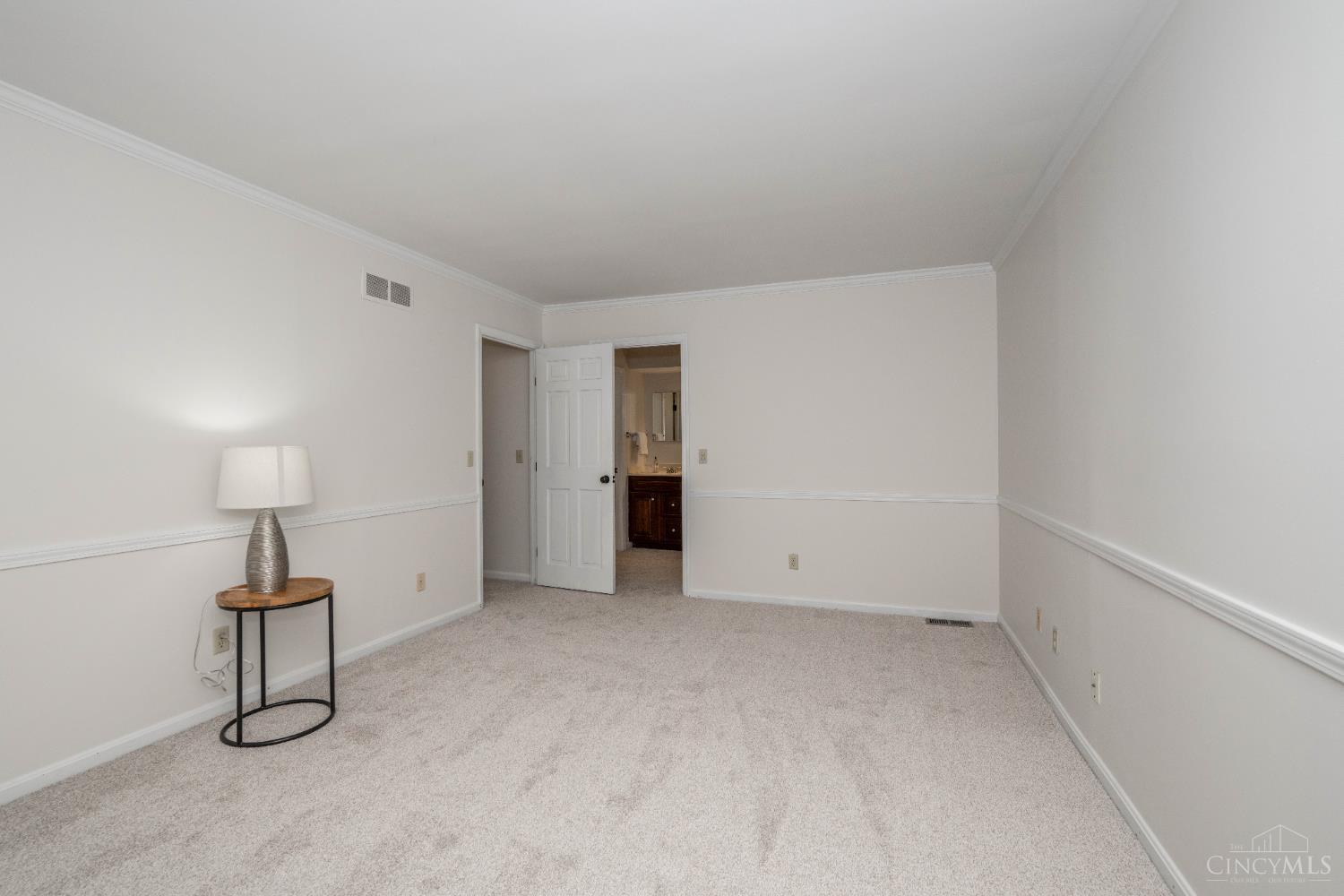 8721 Tanagerwoods Drive, Montgomery, Ohio image 31