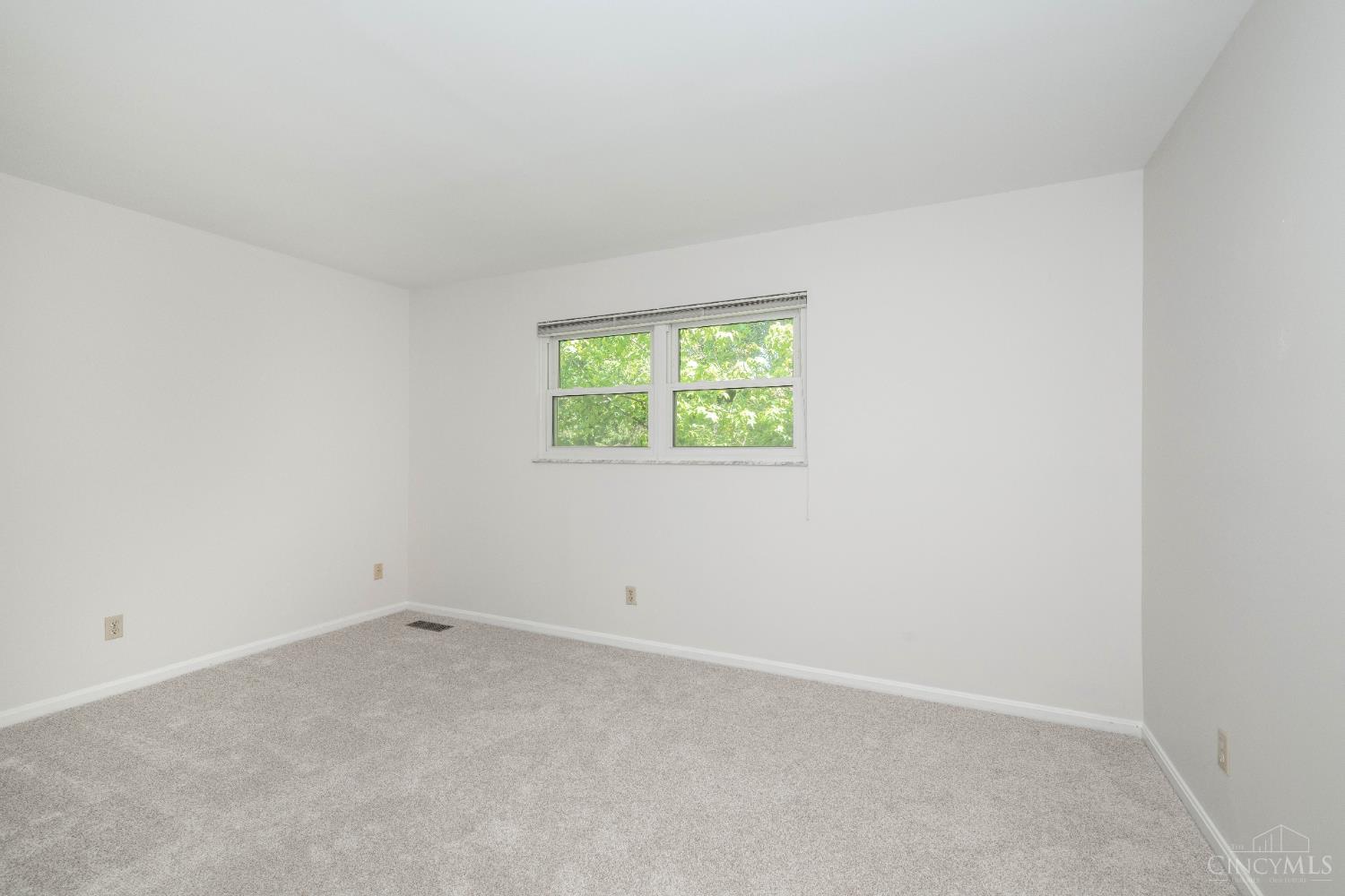 8721 Tanagerwoods Drive, Montgomery, Ohio image 41