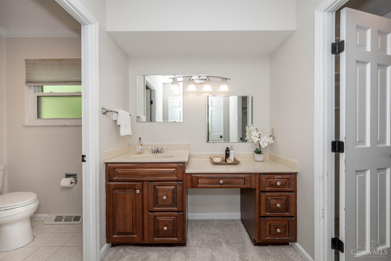 8721 Tanagerwoods Drive, Montgomery, Ohio image 32