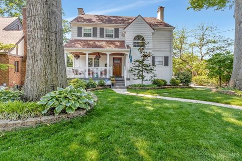Photo of 3935 Eileen Drive, Cincinnati, OH 45209 (MLS # 1864977)