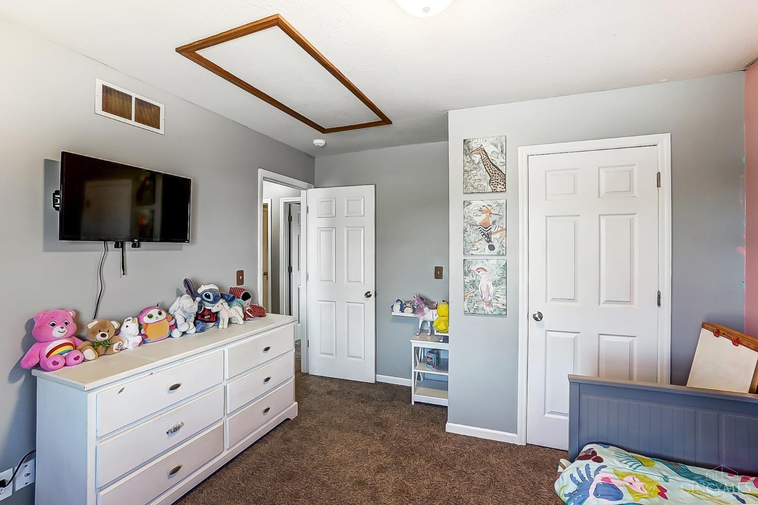 6828 Torrington Drive, Franklin, Ohio image 12