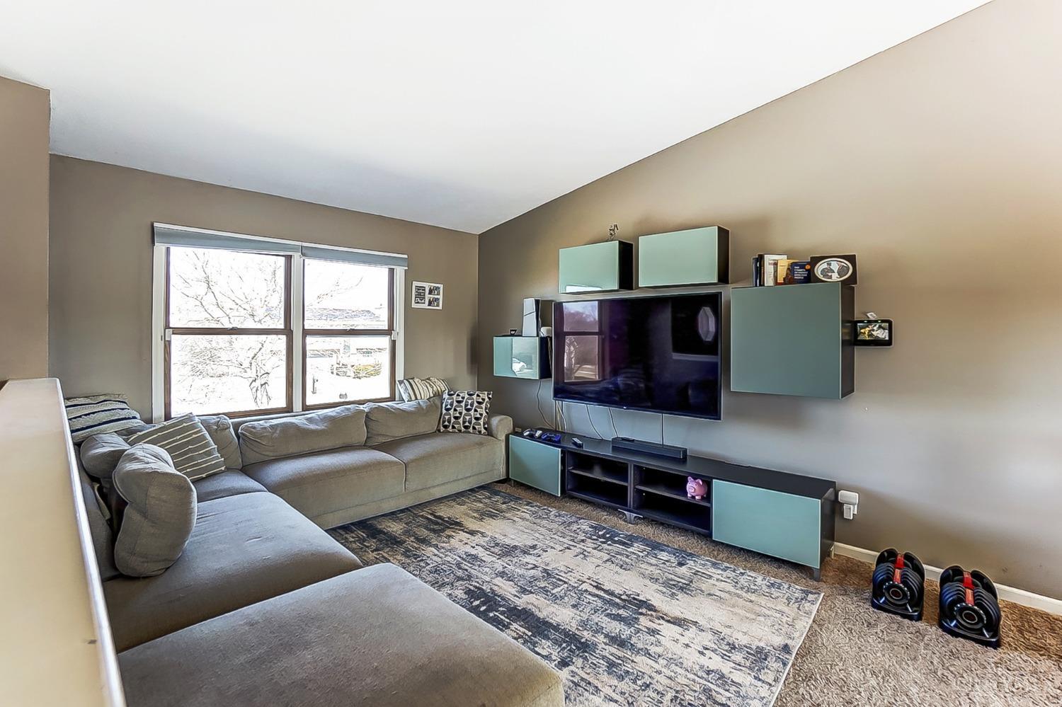 6828 Torrington Drive, Franklin, Ohio image 4