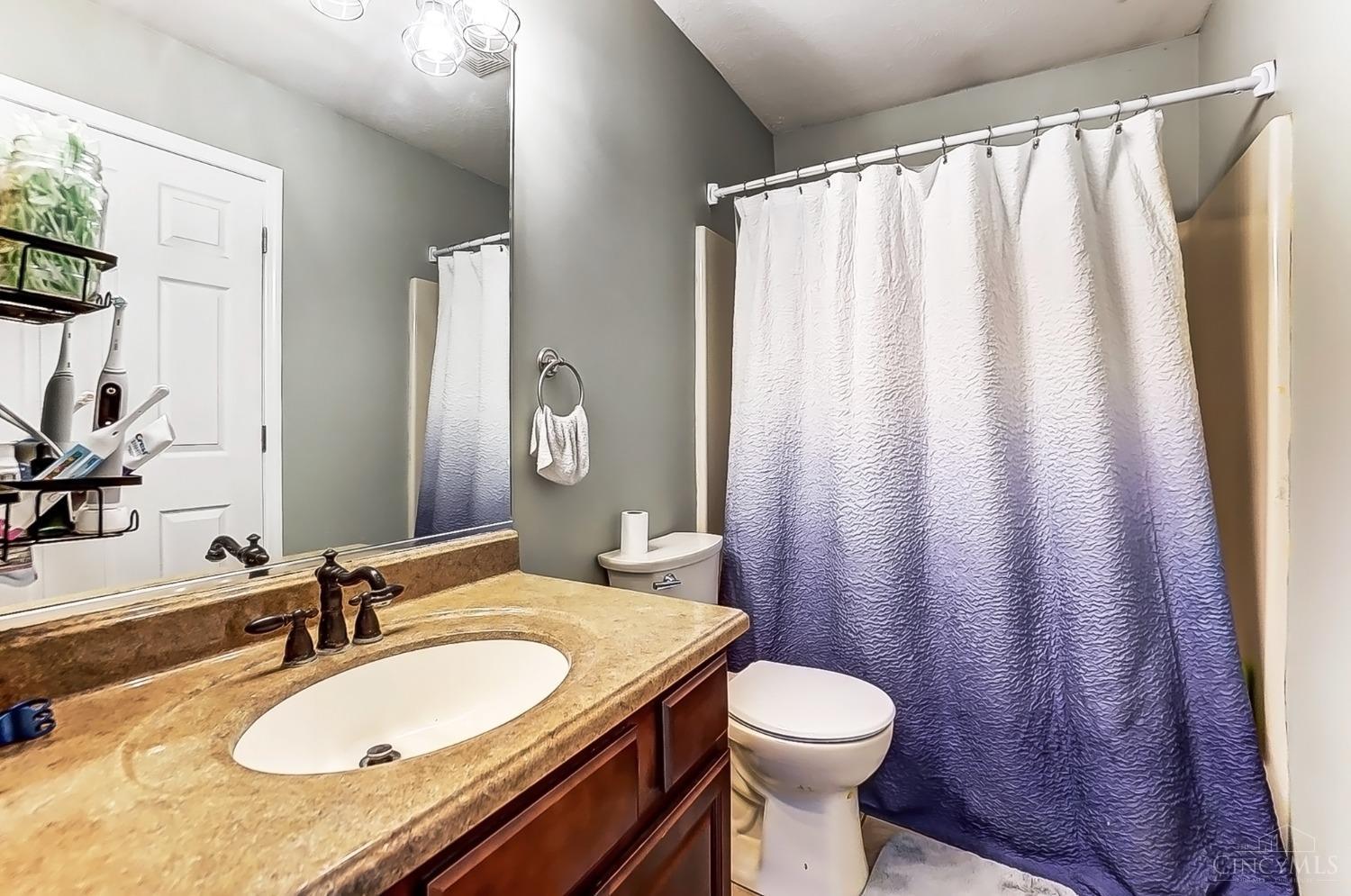 6828 Torrington Drive, Franklin, Ohio image 10