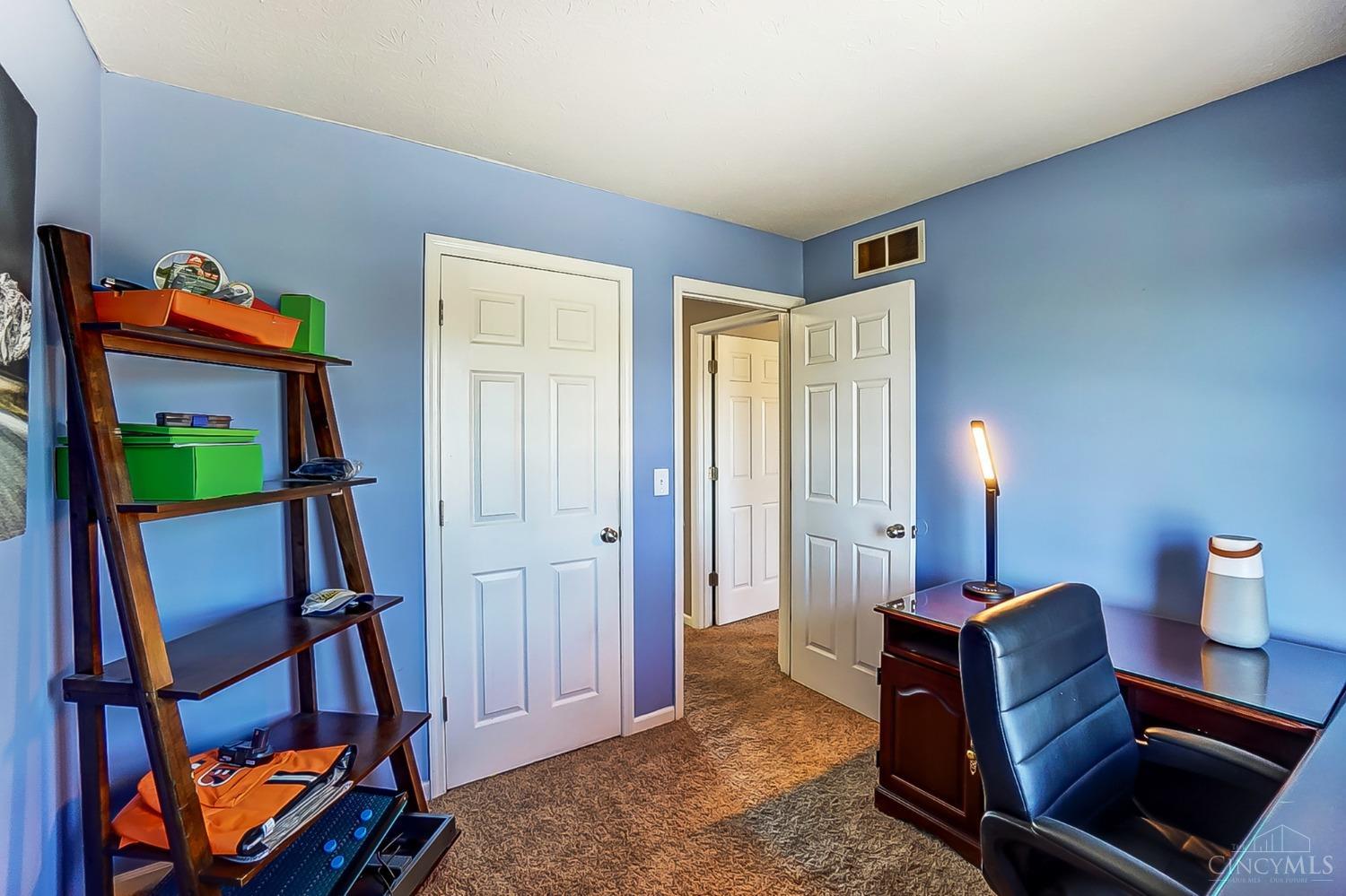 6828 Torrington Drive, Franklin, Ohio image 14