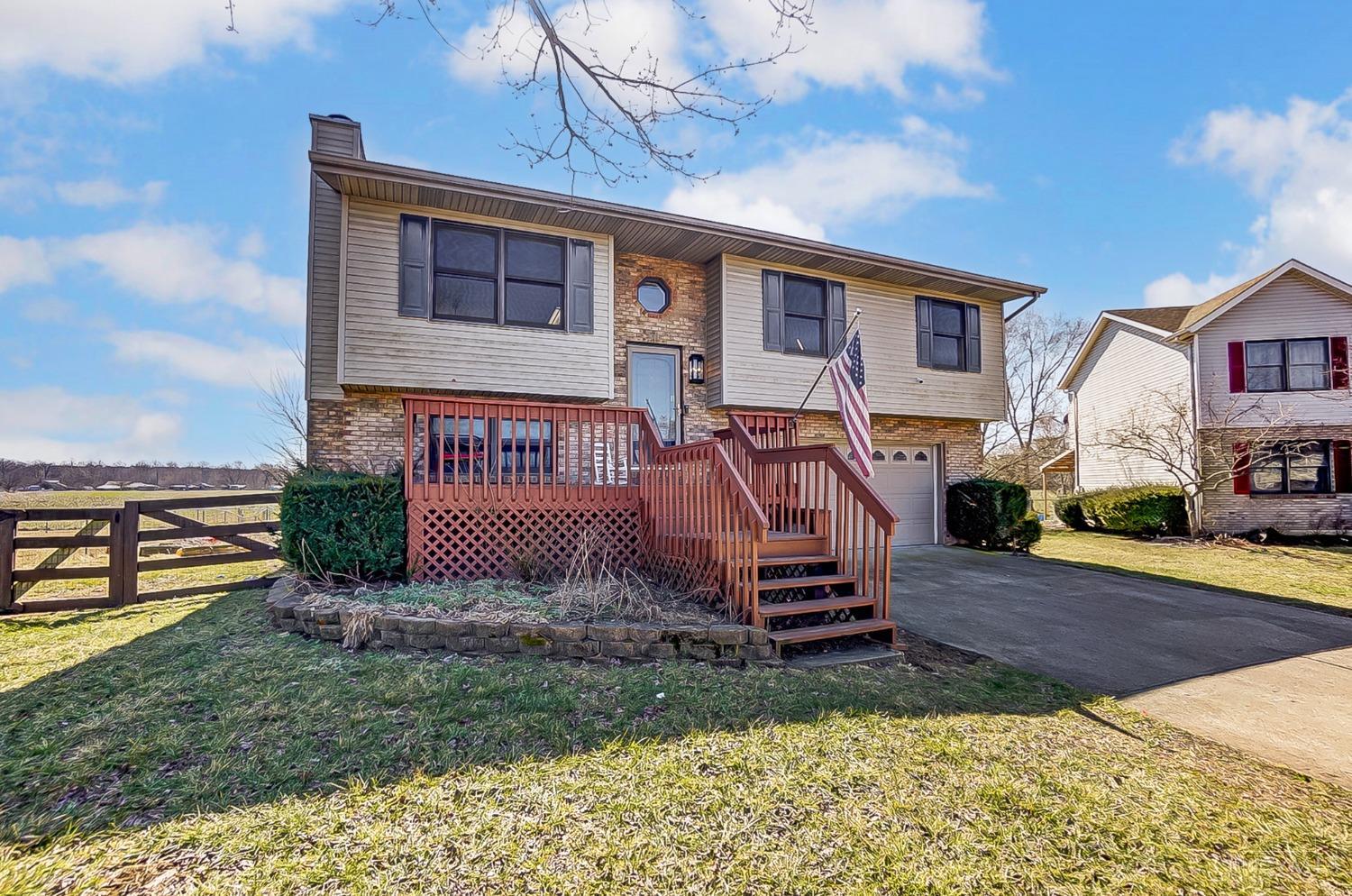 6828 Torrington Drive, Franklin, Ohio image 2
