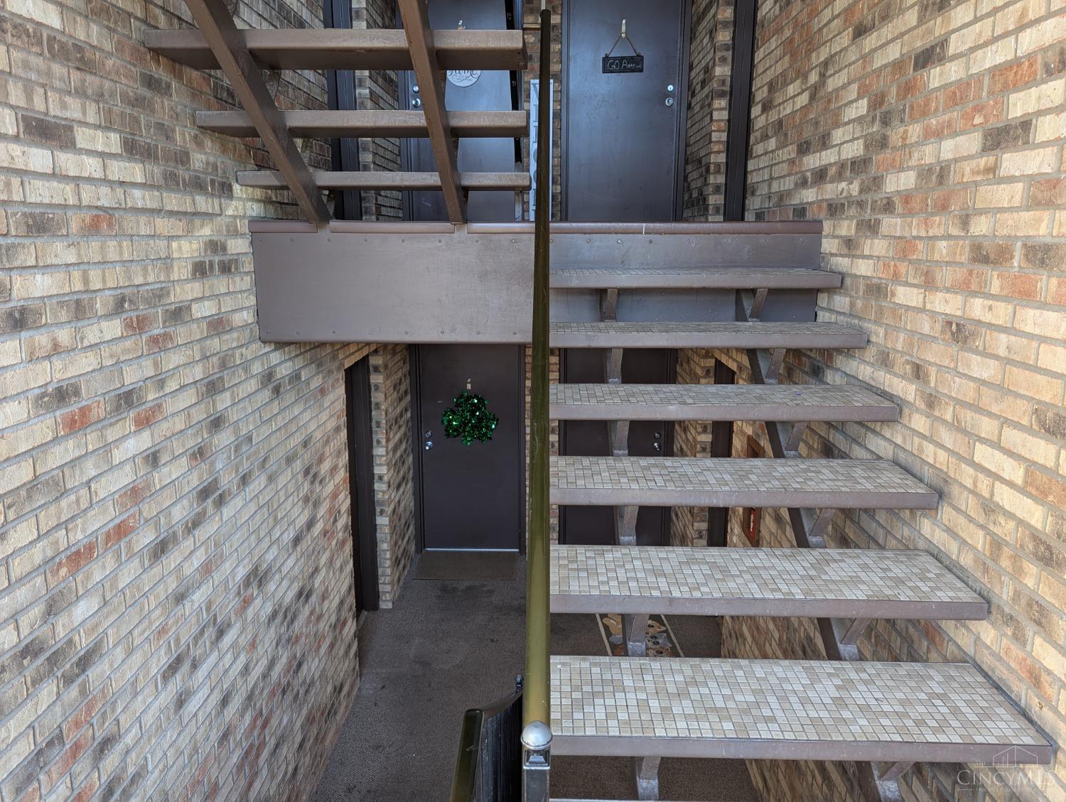 7226 Creekview Drive #1, Colerain Twp, Ohio image 3