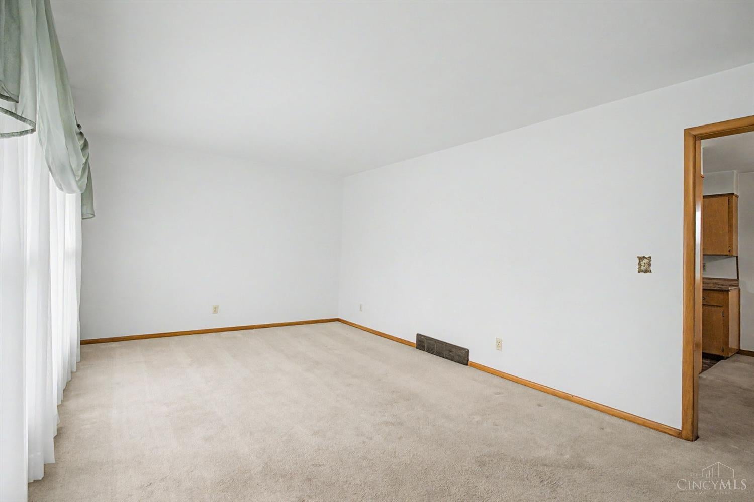8070 Hopewell