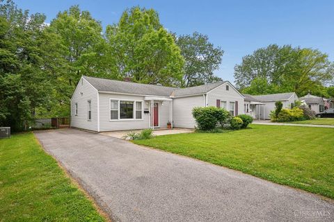 Photo of 6535 Graf Drive, Cincinnati, OH 45230 (MLS # 1877184)