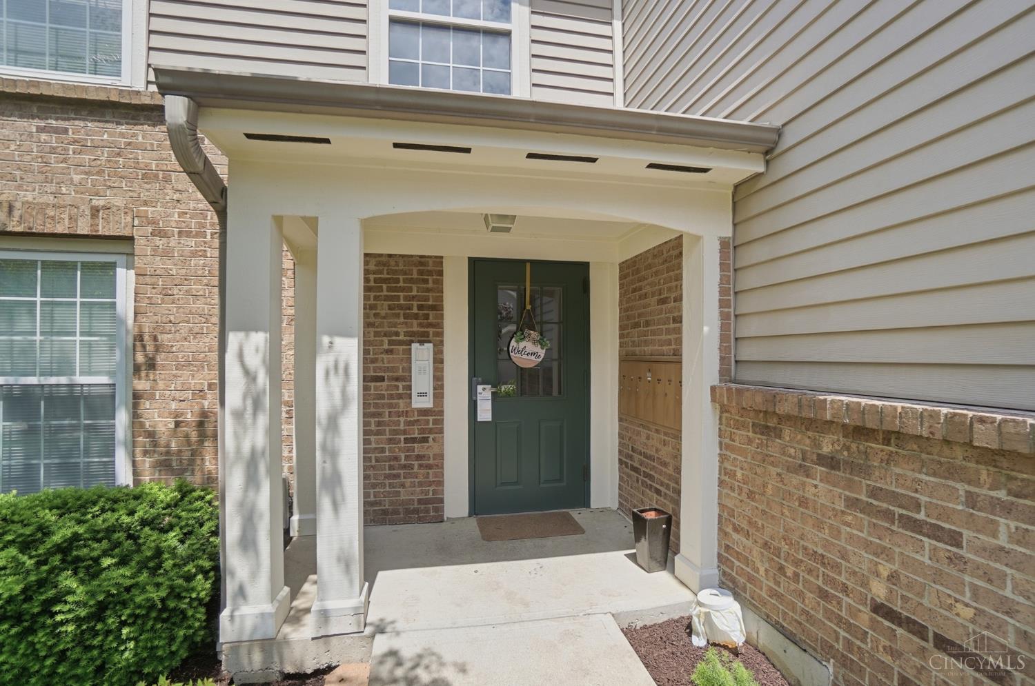 811 S Meadow Circle 305