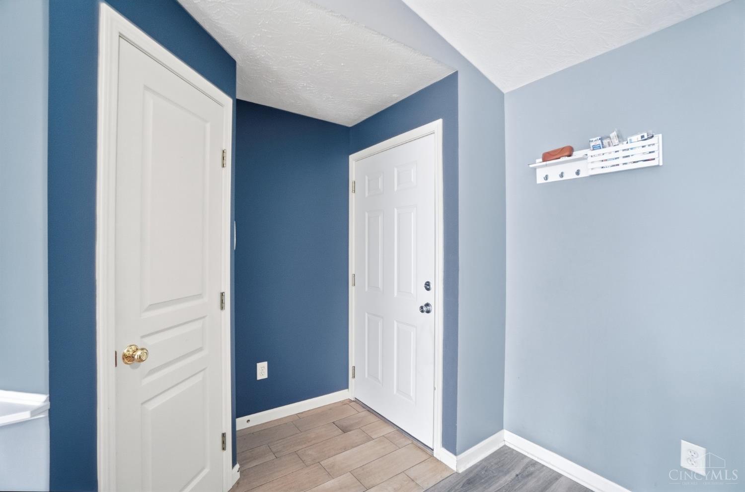 811 S Meadow Circle 305