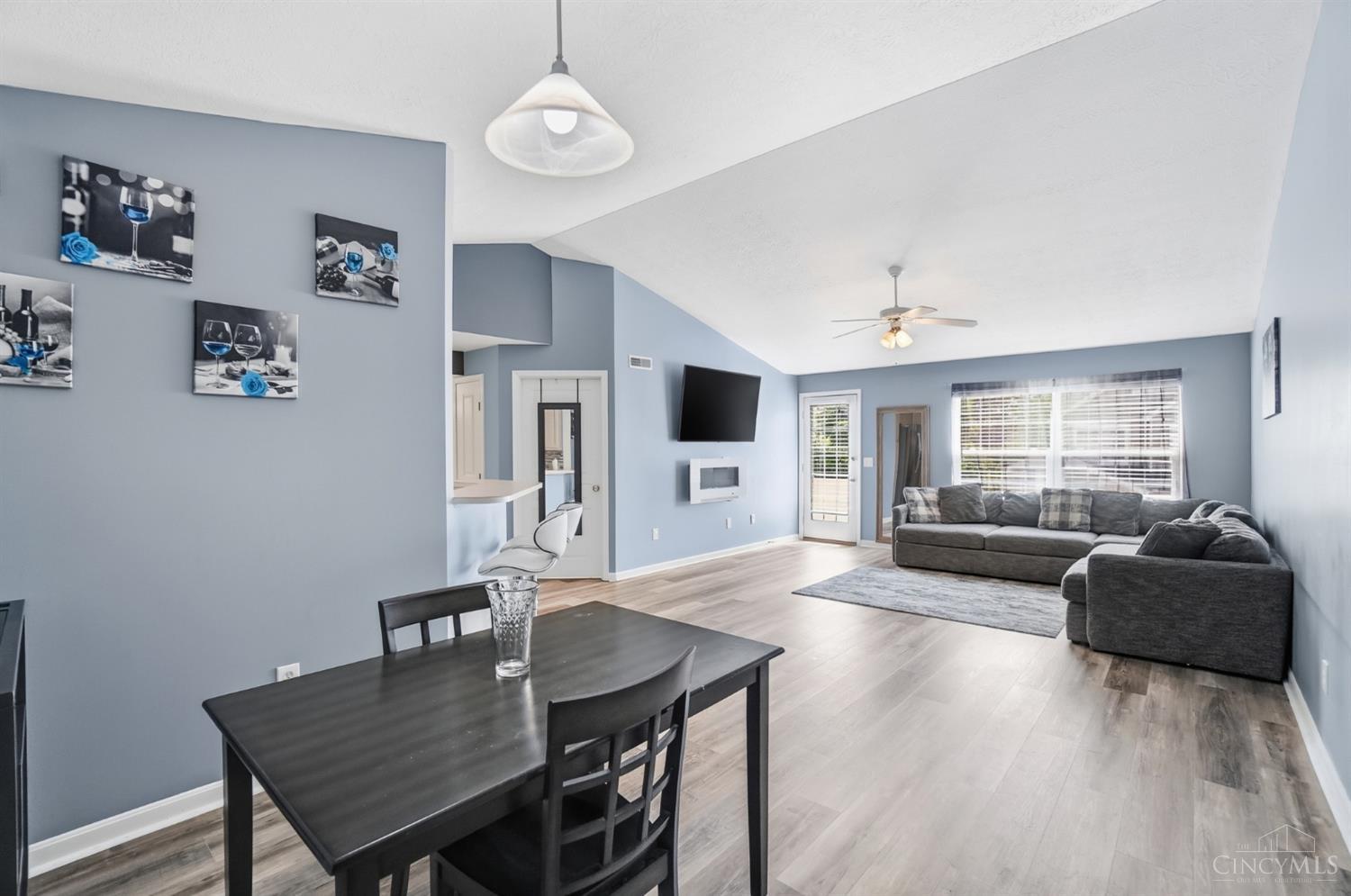 811 S Meadow Circle 305
