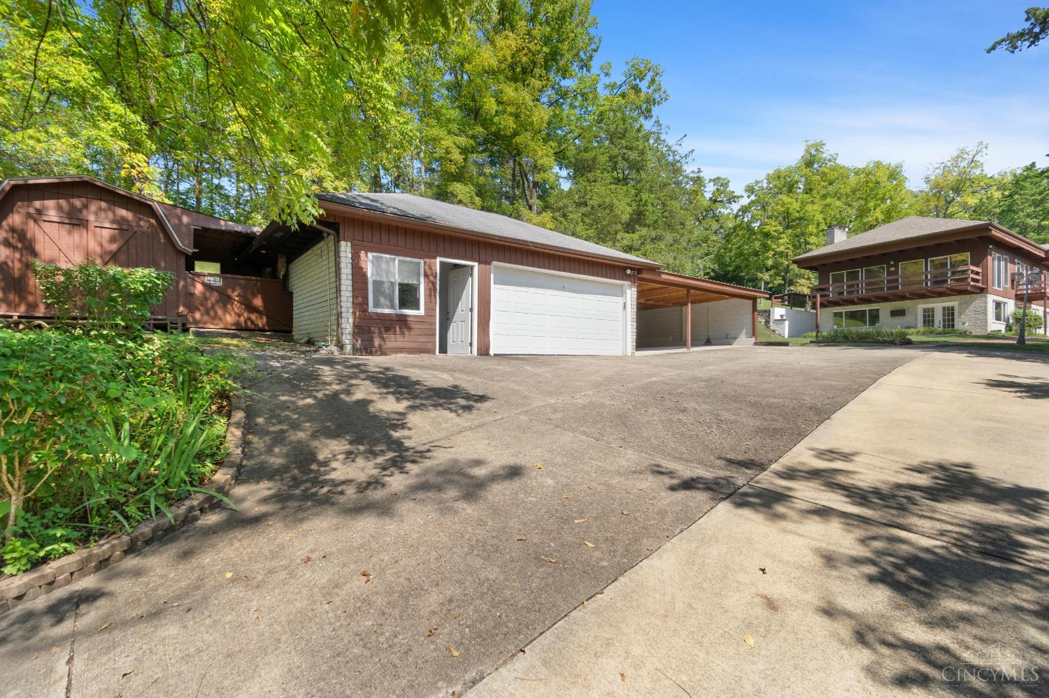 5633 Happy Hollow Road