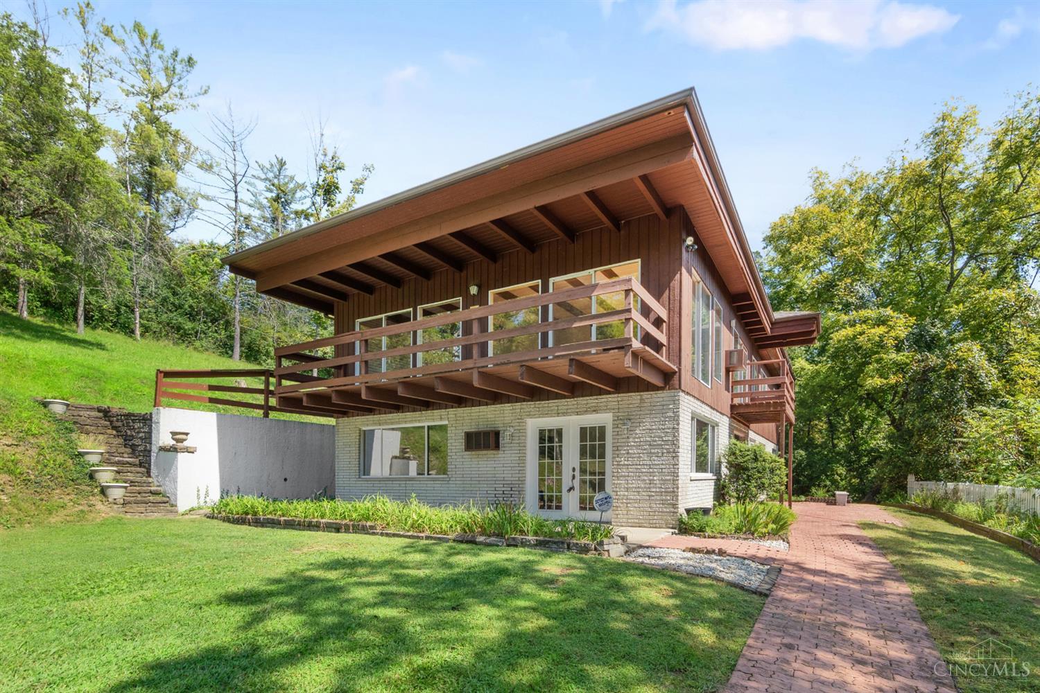 5633 Happy Hollow Road
