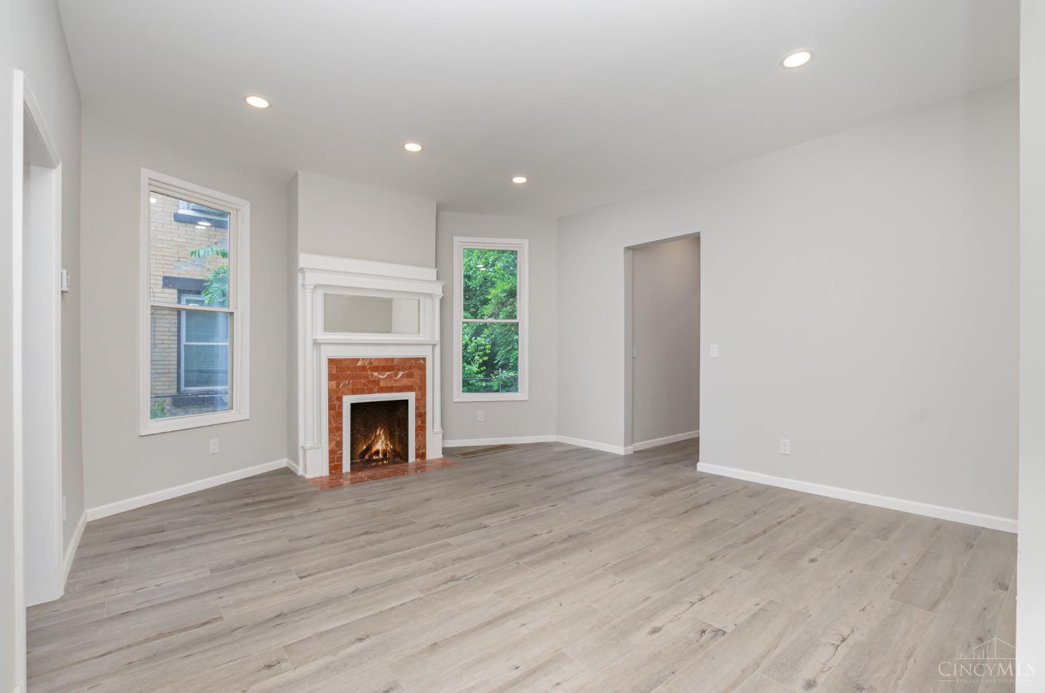 2213 Highland Avenue