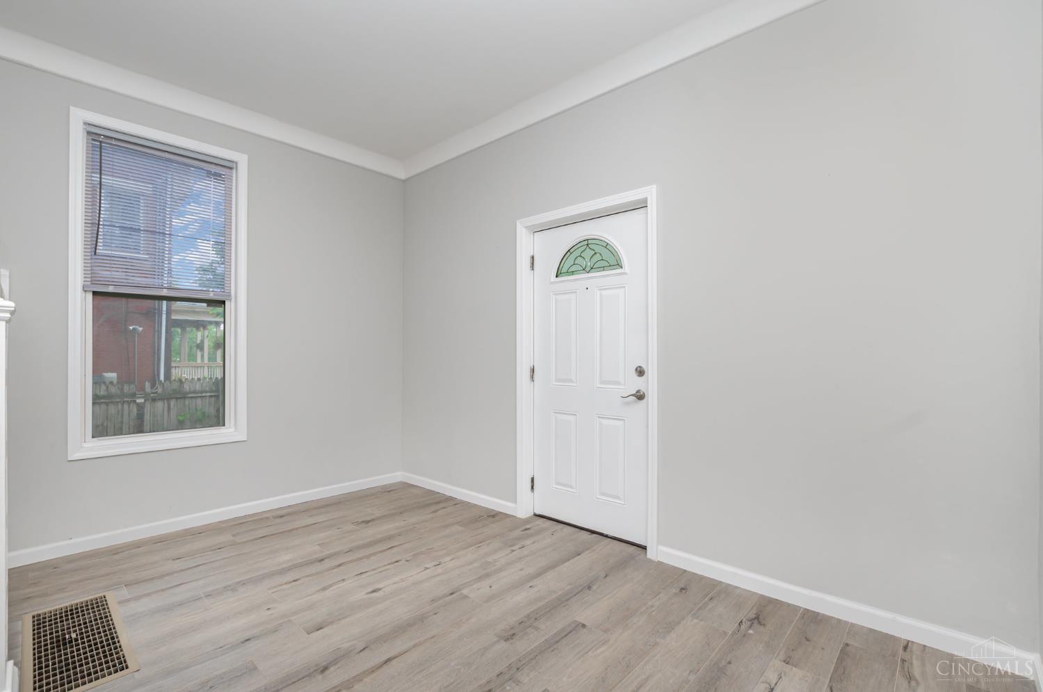 2213 Highland Avenue