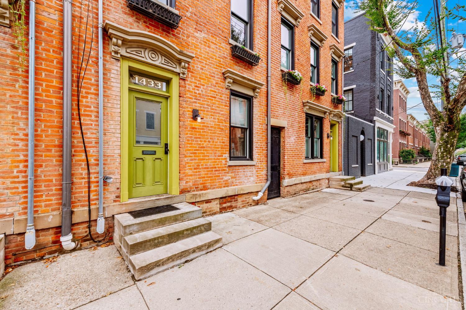 1433 Elm Street