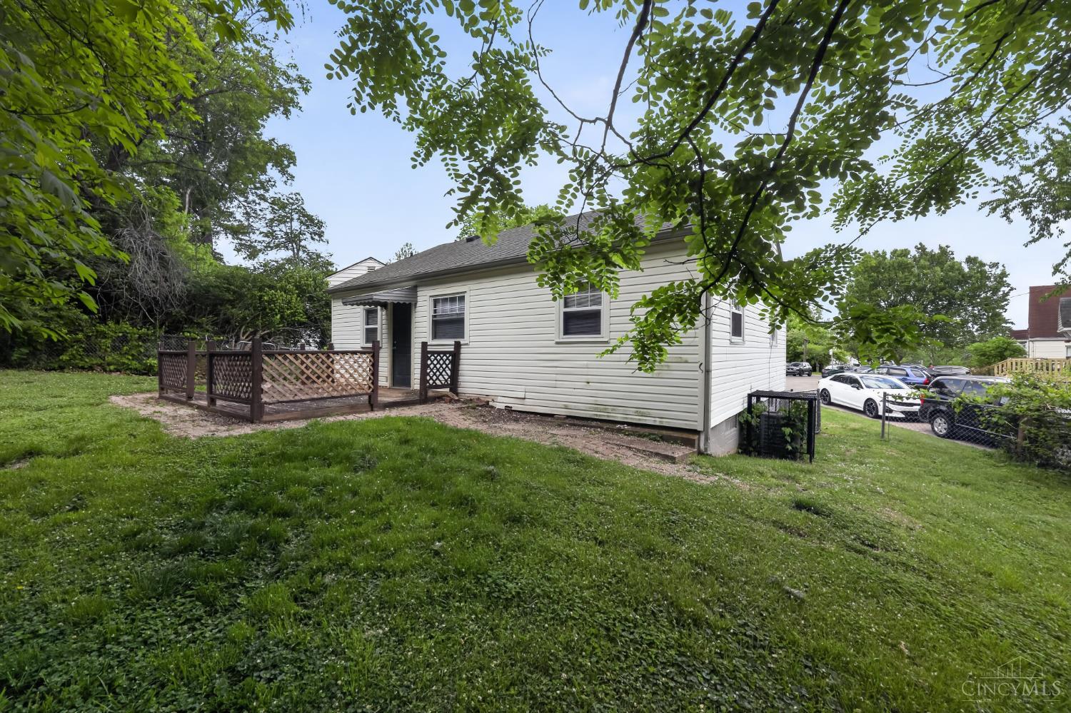 1923 Ashbrook Drive