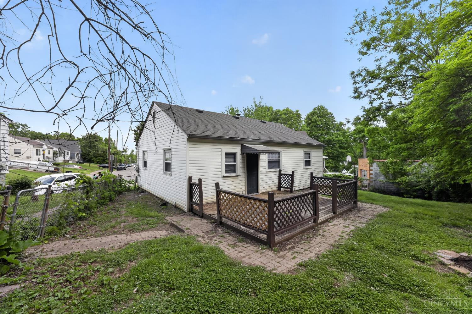 1923 Ashbrook Drive