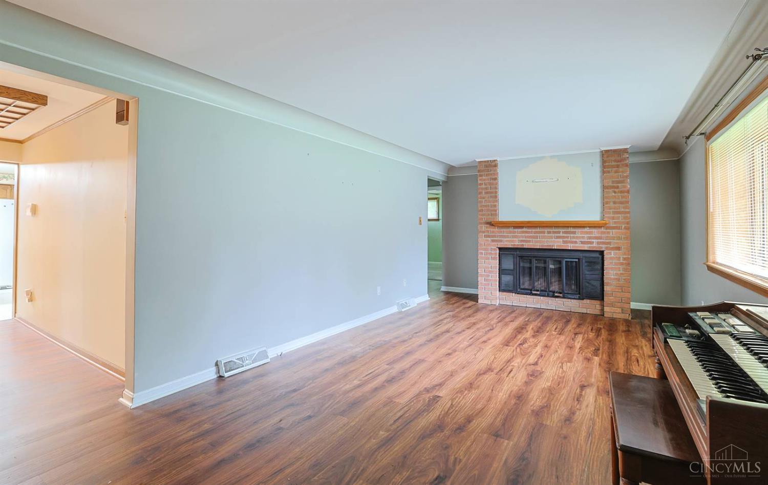 6051 Jerry Lee Drive