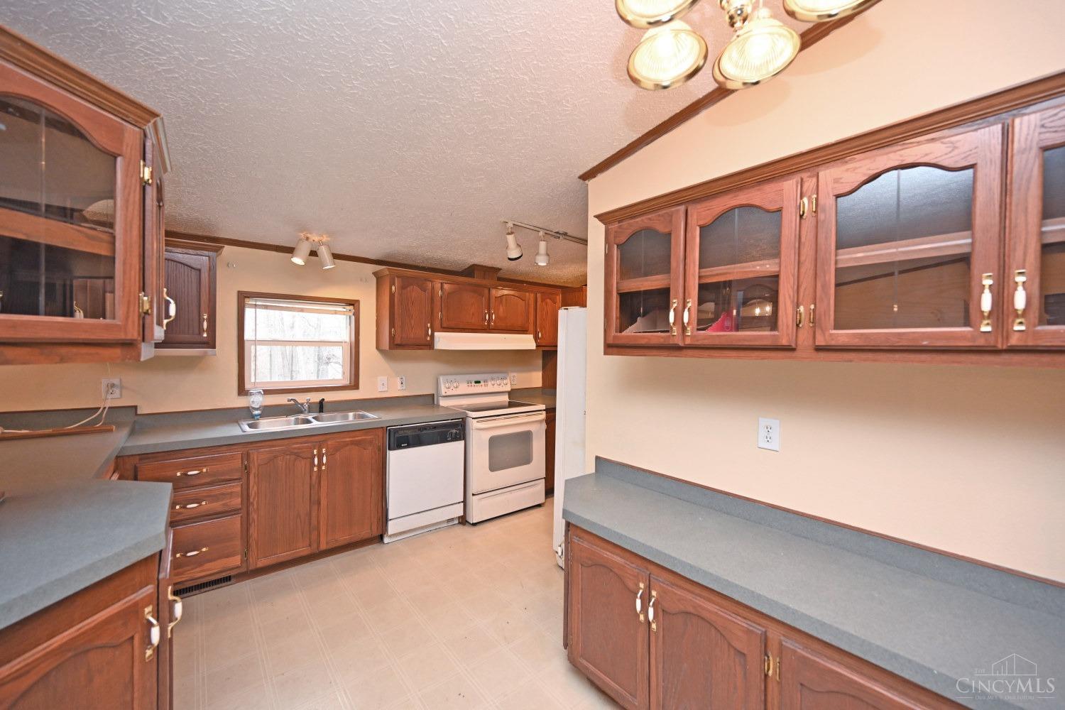 211 S Apple Street, Fayetteville, Ohio image 16
