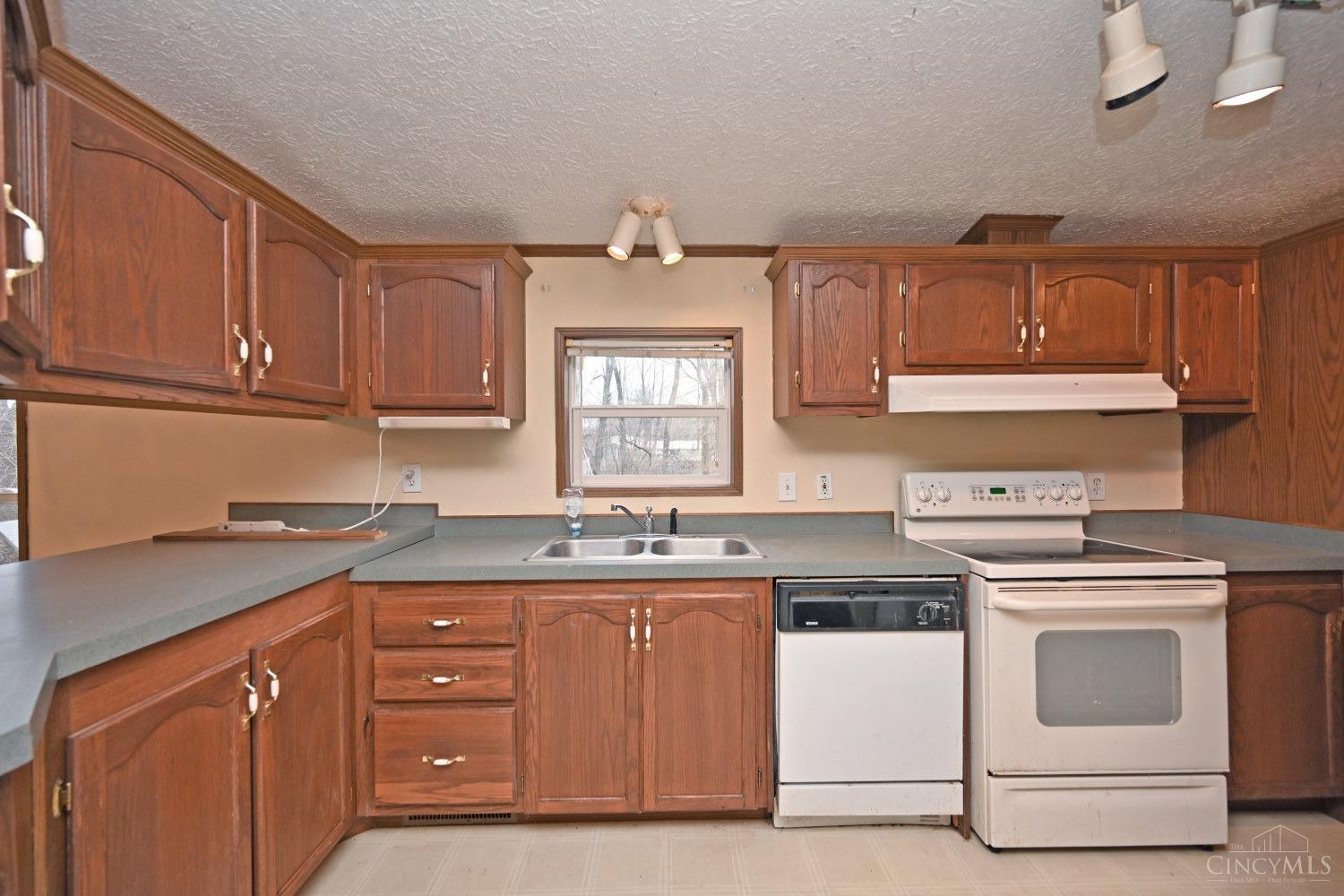 211 S Apple Street, Fayetteville, Ohio image 17