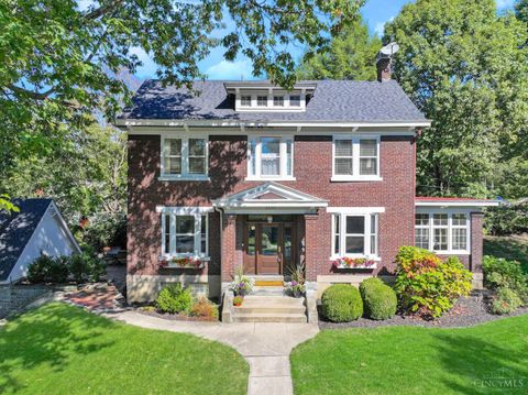 Photo of 3290 Observatory Avenue, Cincinnati, OH 45208 (MLS # 1857142)