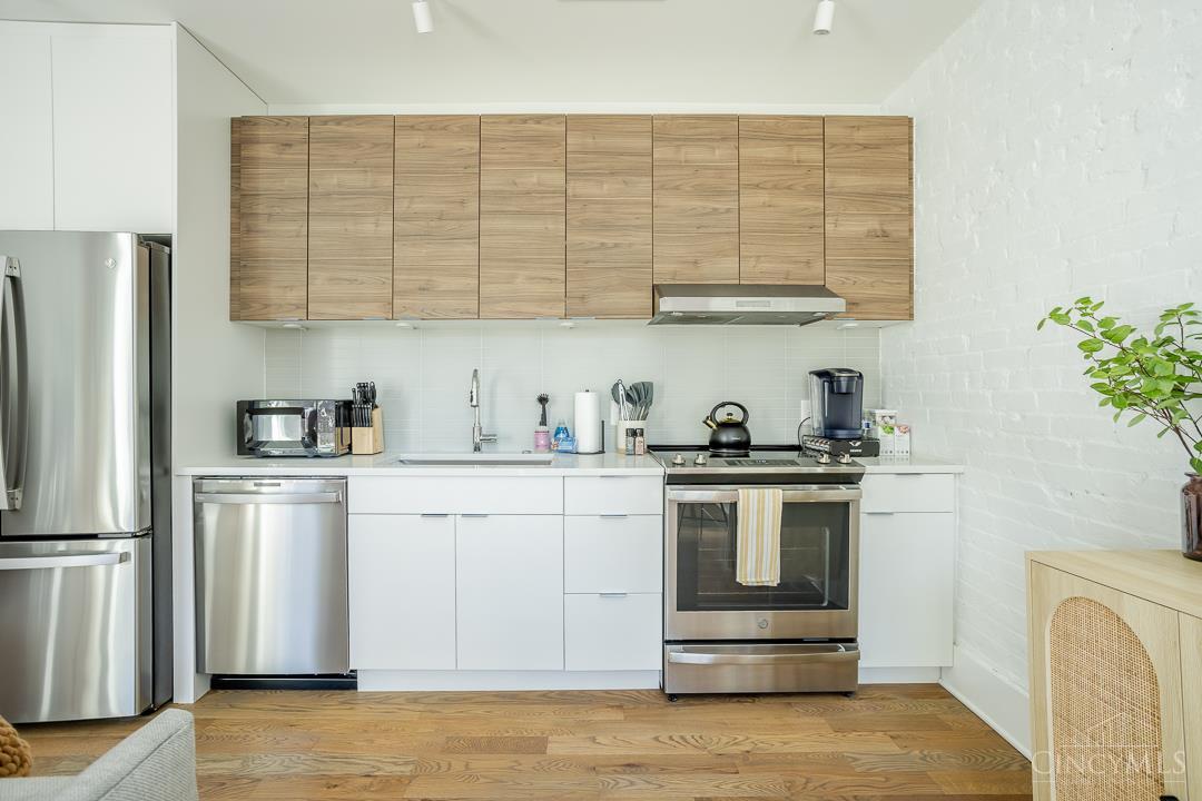 33 E Court Street 405