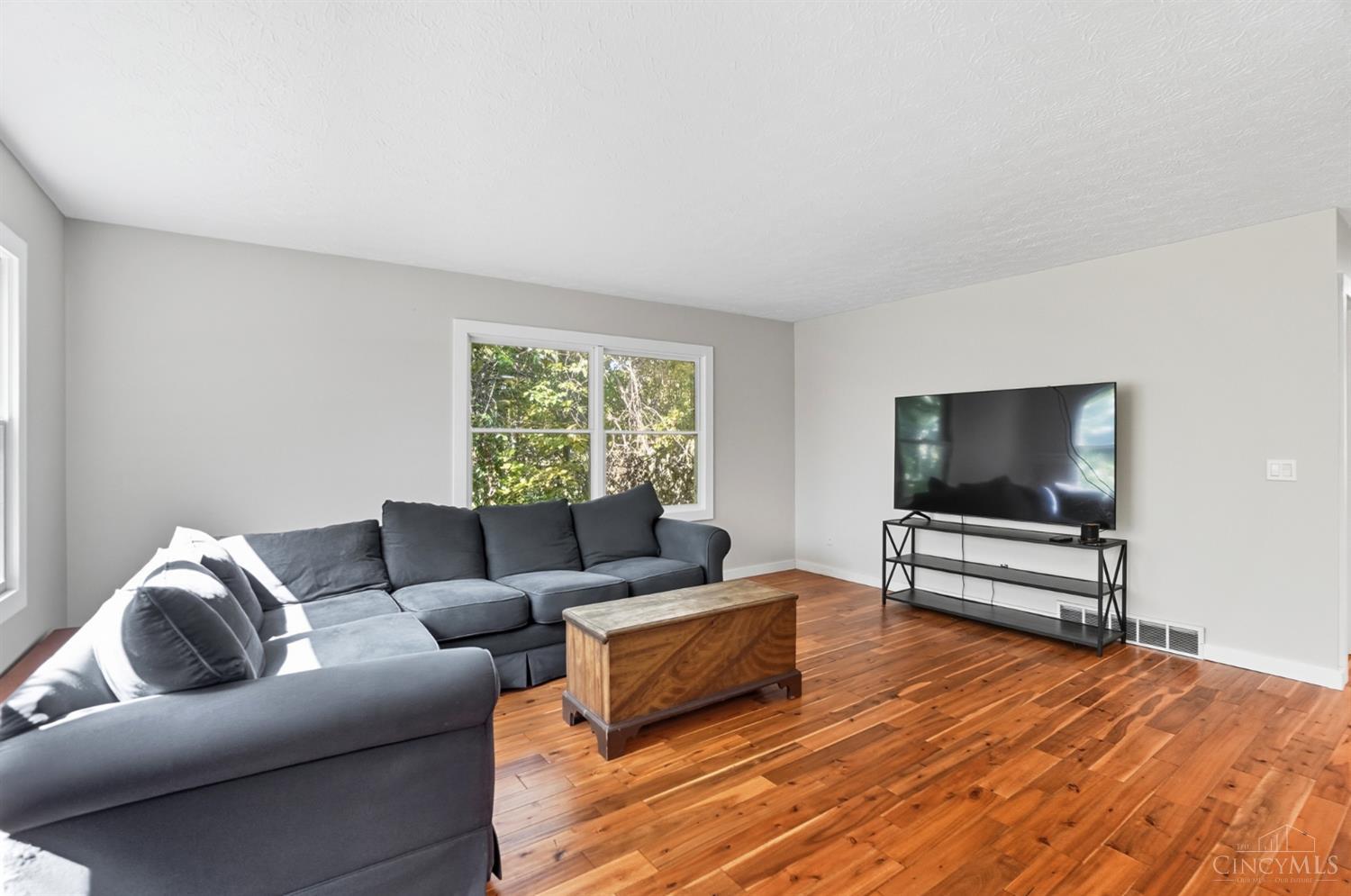 Green Twp, Ohio 45247, United States, 3 Bedrooms Bedrooms, ,3 BathroomsBathrooms,Residential,Pending,214243