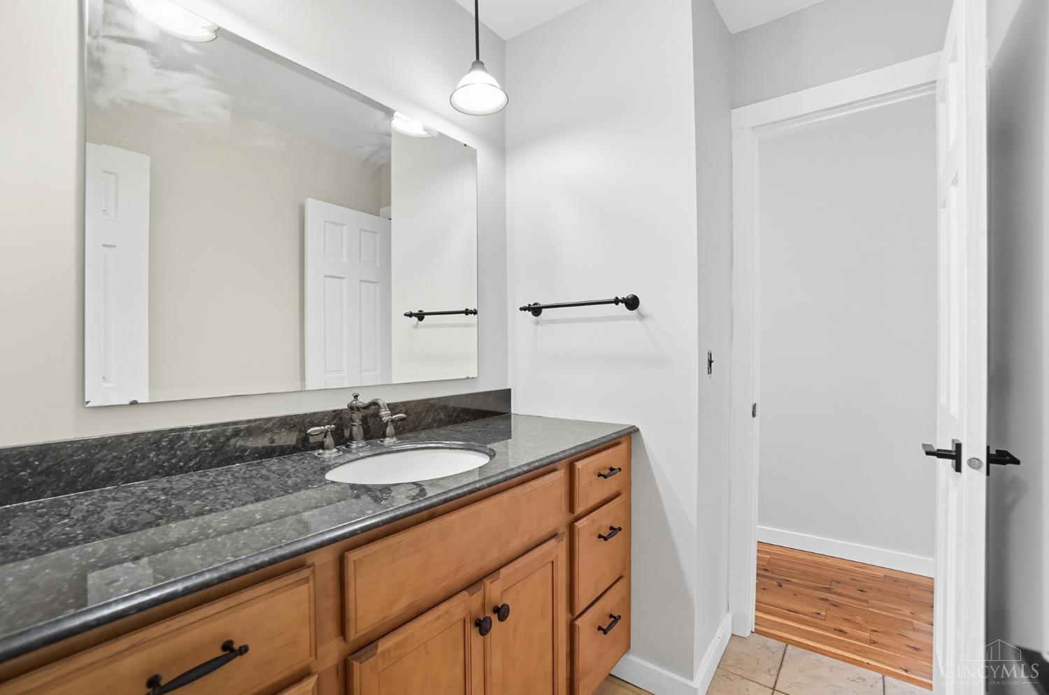 Green Twp, Ohio 45247, United States, 3 Bedrooms Bedrooms, ,3 BathroomsBathrooms,Residential,Pending,214243