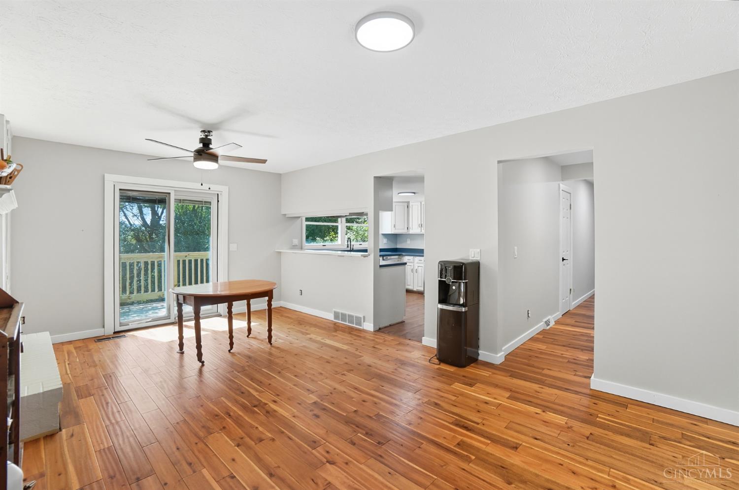 Green Twp, Ohio 45247, United States, 3 Bedrooms Bedrooms, ,3 BathroomsBathrooms,Residential,Pending,214243